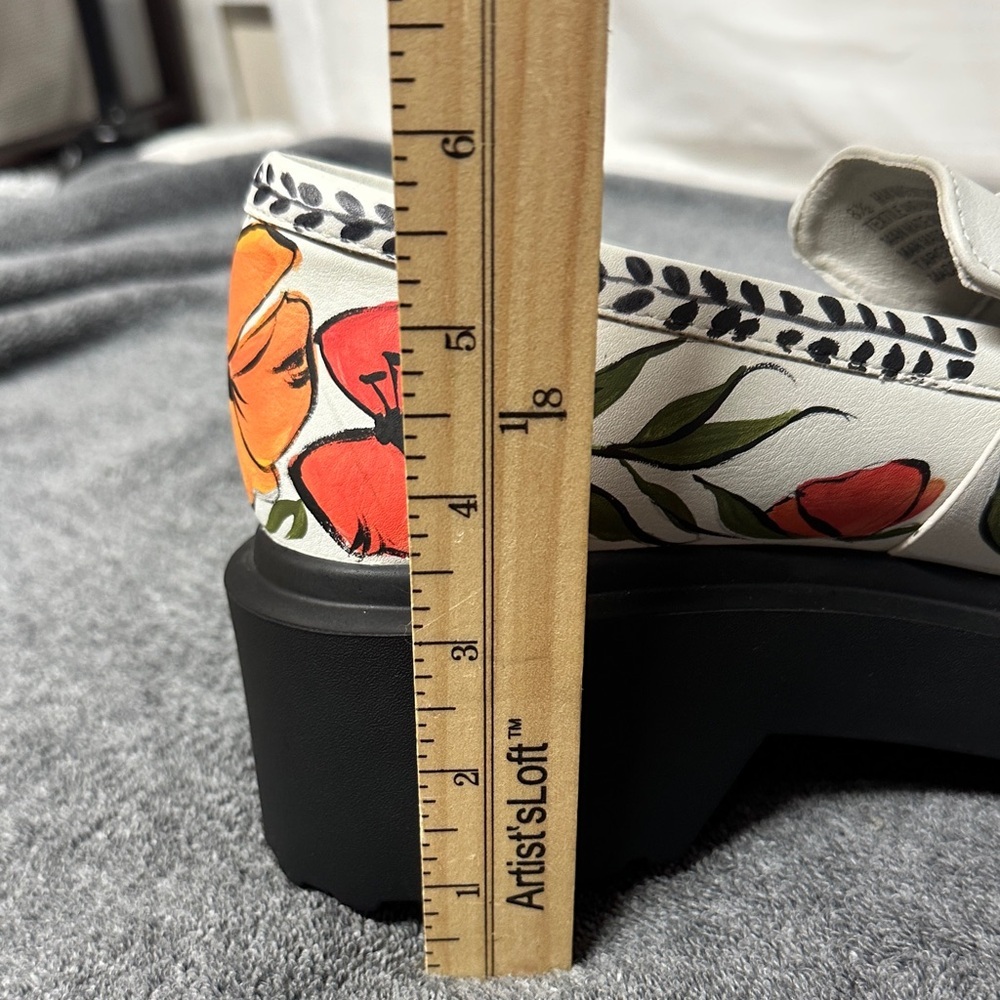 Wild Fable Hand Painted Floral Loafers with Red and Orange Blooms NWOT - Picture 9 of 10